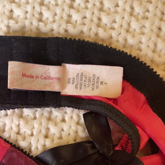 Bernie Dexter x Lucy B Hot Pink Garter - Picture 9 of 10